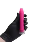 Vibrador personal toque aveludado 13x2,5cm da Vipmix para estímulo íntimo.